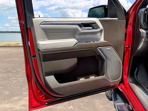 Used 2023 Chevrolet Silverado 1500 LTZ AWD/4WD image 23