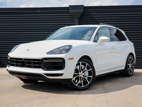 Certified 2022 Porsche Cayenne Turbo image 1