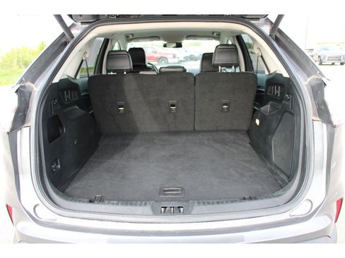 Used 2023 Ford Edge Titanium image 9