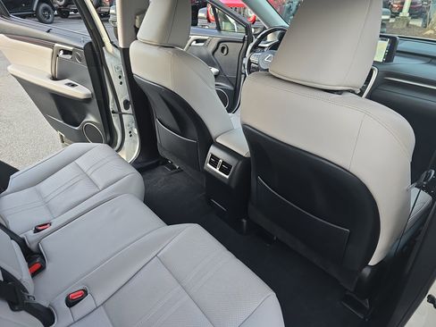 Used 2022 Lexus RX 350L Luxury image 11