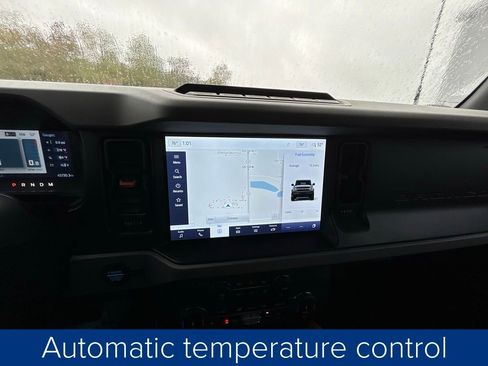 Used 2022 Ford Bronco Badlands image 36