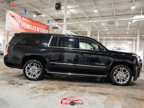 Used 2019 GMC Yukon XL SLT w/ Premium Edition image 8