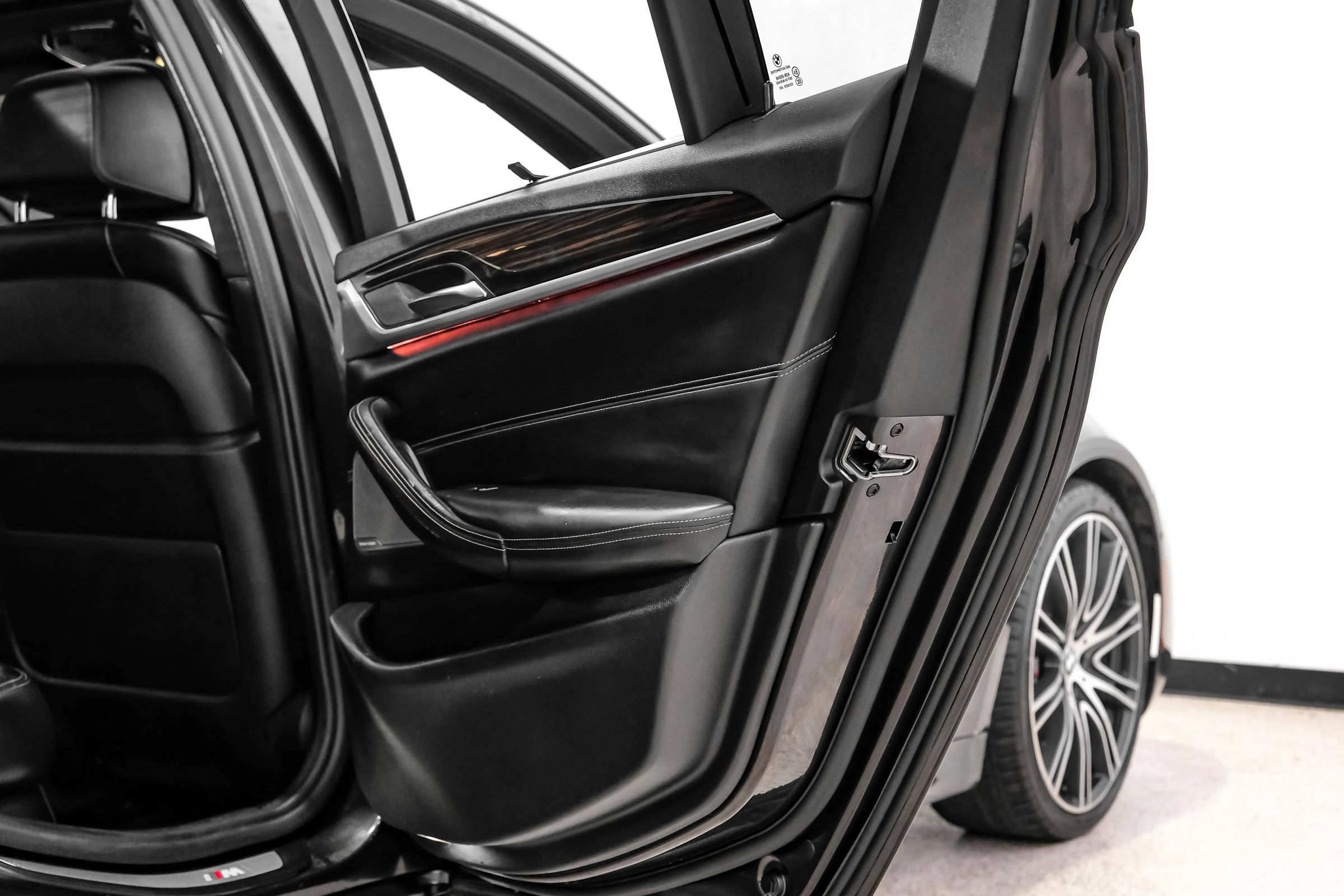 Used 2019 BMW 540i w/ M Sport Package RWD image 64