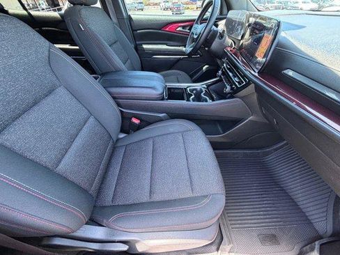 Used 2024 Chevrolet Traverse Z71 AWD/4WD image 12