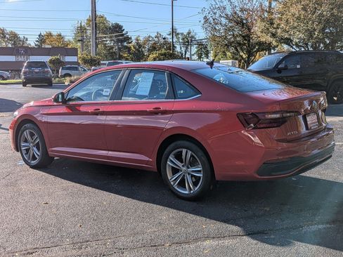 Used 2023 Volkswagen Jetta SE w/ Panoramic Sunroof Package image 8