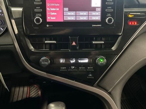 Used 2021 Toyota Camry SE image 22
