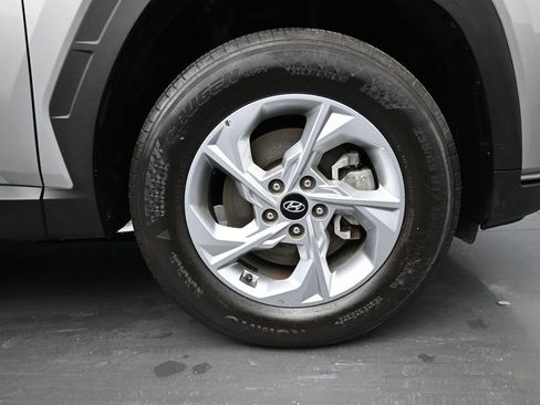 Used 2023 Hyundai Tucson SE image 10