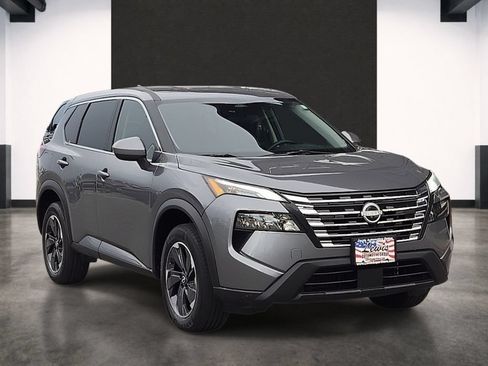 Used 2025 Nissan Rogue SV FWD image 6