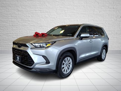 Certified 2025 Toyota Grand Highlander AWD image 3