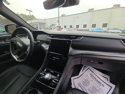 Used 2024 Jeep Grand Cherokee Overland w/ Trailer Tow Package image 11