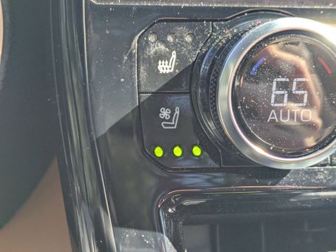 Used 2023 Toyota Highlander Platinum image 24