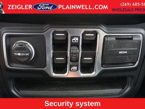 Used 2020 Jeep Wrangler Unlimited Sahara w/ Dual Top Group image 19