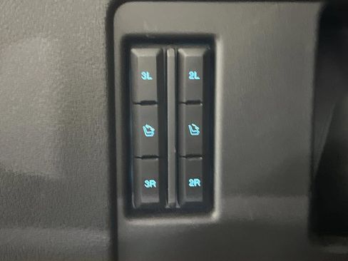 Used 2024 Ford Expedition XLT image 17