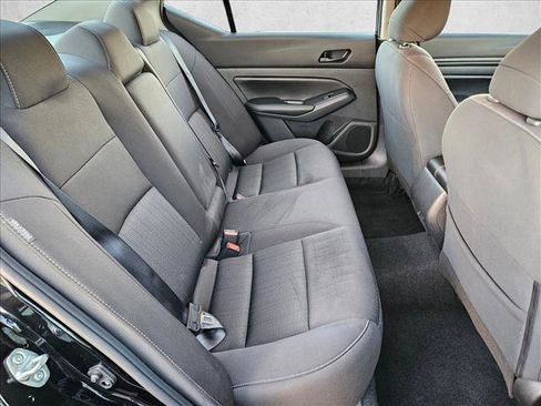 Used 2024 Nissan Altima 2.5 SV image 18