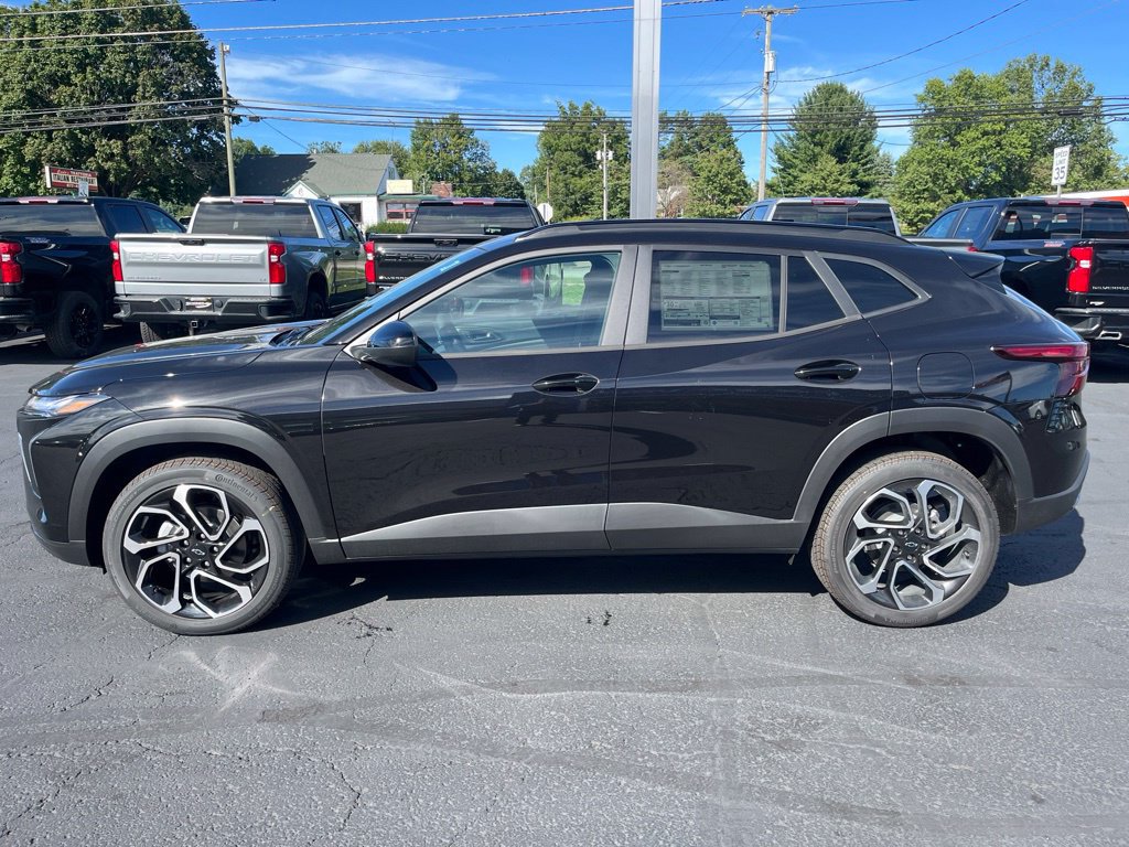 New 2026 Chevrolet Trax RS w/ Driver Confidence Package FWD image 2