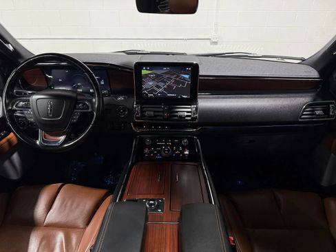 Used 2021 Lincoln Navigator Reserve w/ Luxury Package AWD/4WD image 19