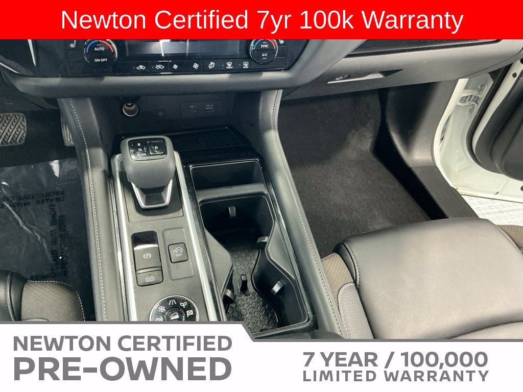Used 2024 Nissan Pathfinder SL AWD/4WD image 16