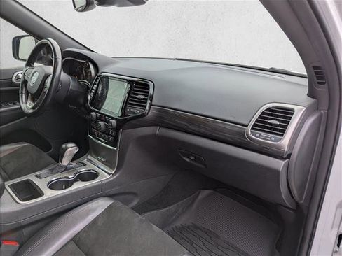 Used 2020 Jeep Grand Cherokee Altitude image 28