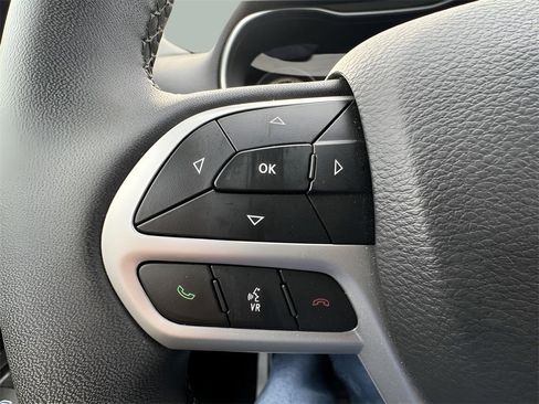 Used 2022 Jeep Cherokee Latitude image 18