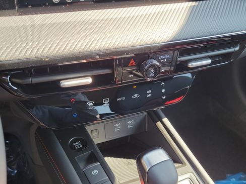 New 2026 Nissan Kicks SR image 19