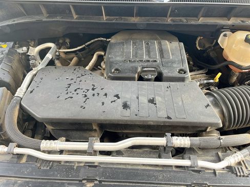 Used 2022 Chevrolet Silverado 1500 LT AWD/4WD image 30