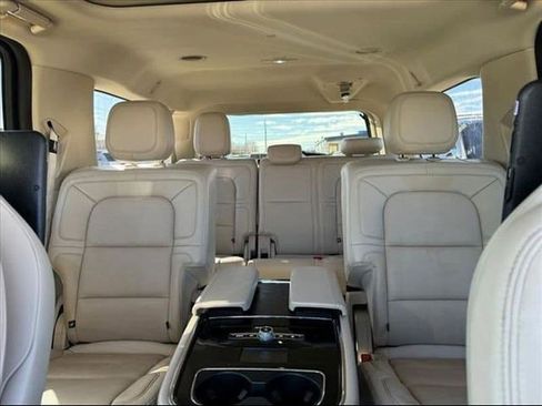 Used 2020 Lincoln Navigator L Reserve w/ Equipment Group 208A Reserve AWD/4WD image 9