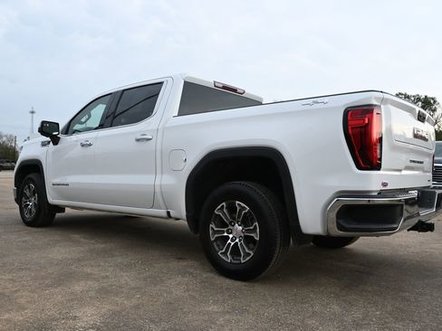 Used 2024 GMC Sierra 1500 SLT image 3