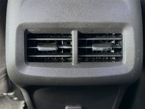 Used 2023 GMC Terrain SLE w/ Driver Convenience Package AWD/4WD image 29