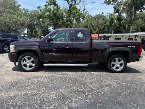 Used 2009 Chevrolet Silverado 1500 LT w/ All Star Package AWD/4WD image 2