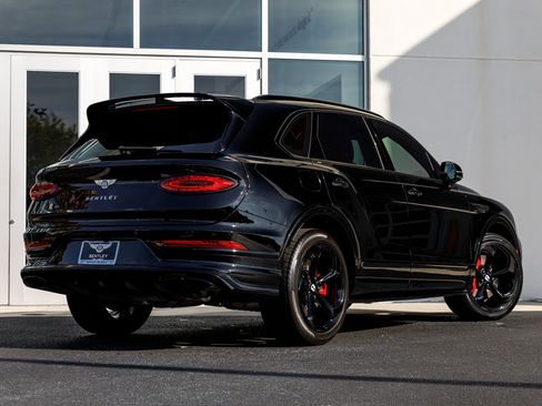 Used 2024 Bentley Bentayga image 22