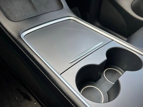 Used 2021 Tesla Model Y Long Range image 57