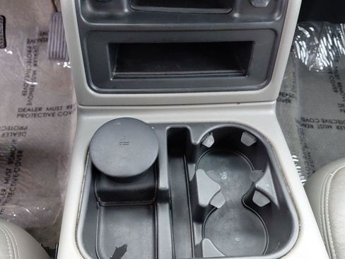 Used 2004 Chevrolet Suburban LT w/ Preferred Equipment Group image 31