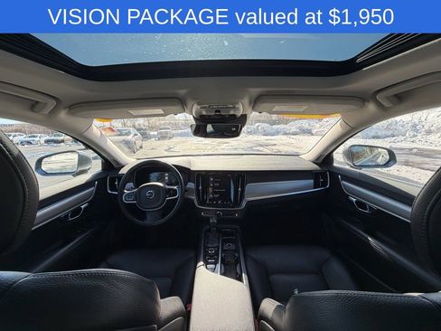 Used 2017 Volvo S90 T6 Momentum w/ Vision Package image 4