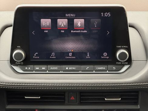 Used 2023 Nissan Rogue S AWD/4WD image 13