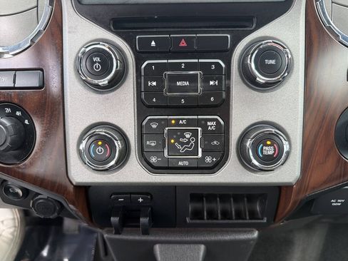 Used 2015 Ford F350 Lariat w/ Camper Package AWD/4WD image 28