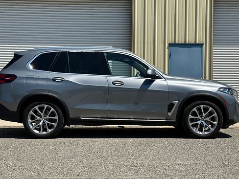 Used 2024 BMW X5 xDrive40i w/ Premium Package image 7