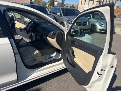 Used 2014 Volkswagen Jetta SE image 17