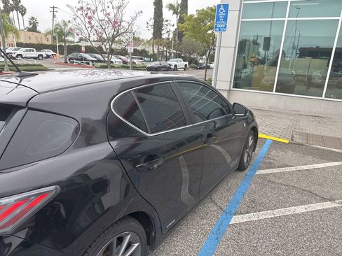 Used 2012 Lexus CT 200h Premium image 9