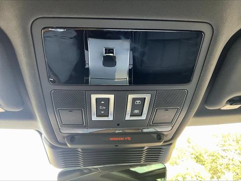 Used 2024 Land Rover Range Rover Evoque S AWD/4WD image 17