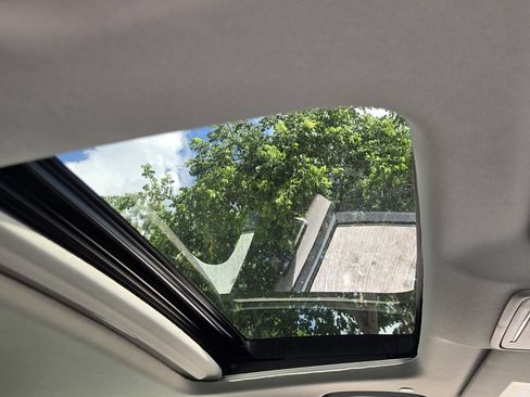 Certified 2025 Honda Accord SE image 18