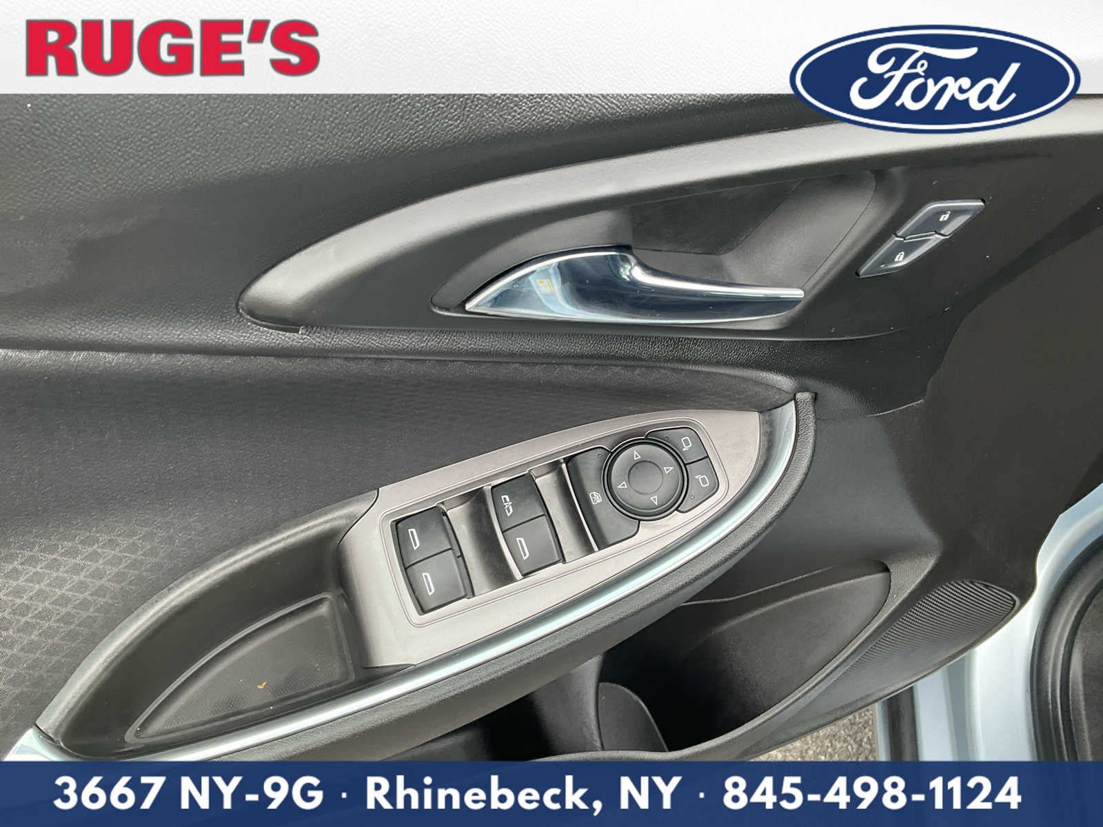 Used 2017 Chevrolet Malibu LT FWD image 17