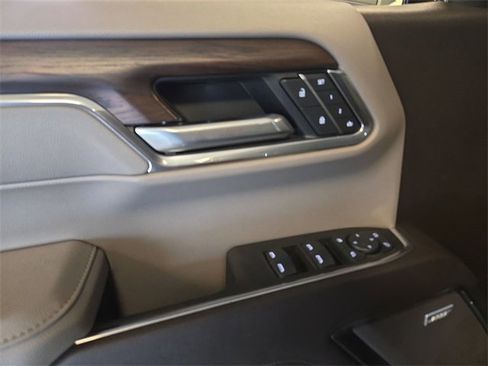 Used 2025 GMC Sierra 1500 SLT w/ SLT Convenience Package image 13