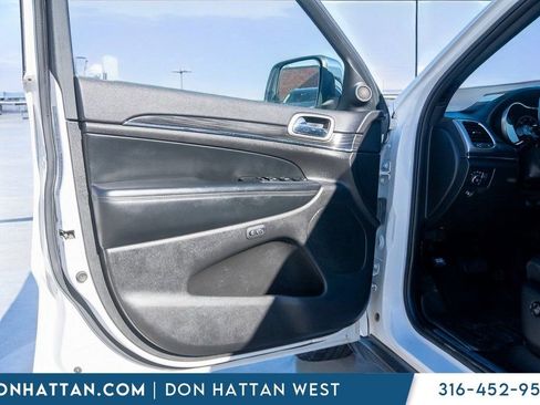 Used 2019 Jeep Grand Cherokee Limited image 12