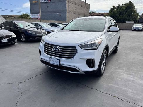 Used 2017 Hyundai Santa Fe SE w/ Cargo Package FWD image 12