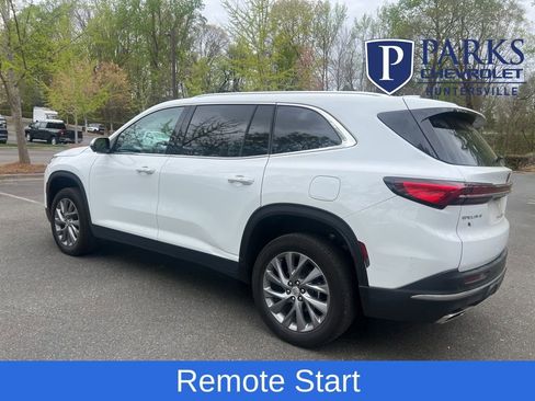 Used 2025 Buick Enclave Preferred image 7