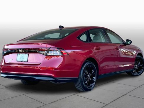 Used 2025 Honda Accord SE image 12