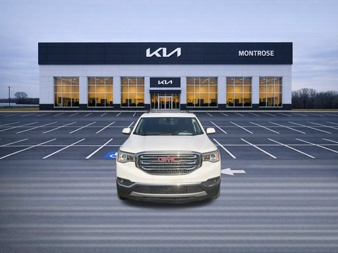 Used 2019 GMC Acadia SLE FWD image 2