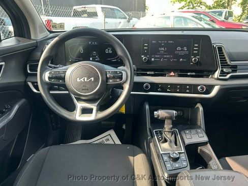 Used 2024 Kia Sportage LX AWD/4WD image 29