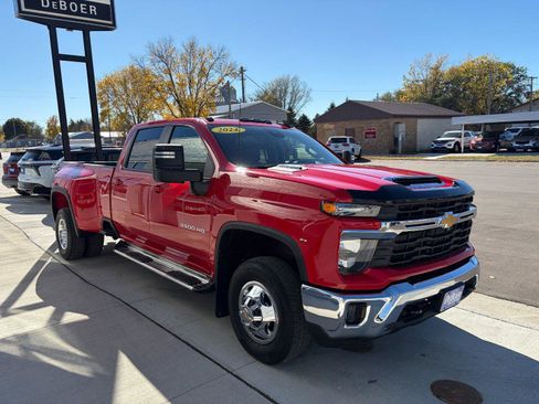 Used 2024 Chevrolet Silverado 3500 LT w/ Convenience Package image 6