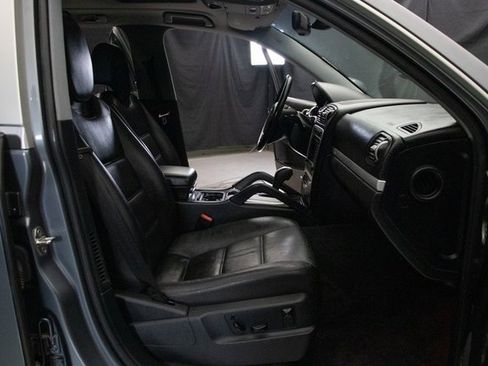 Used 2004 Porsche Cayenne S image 15